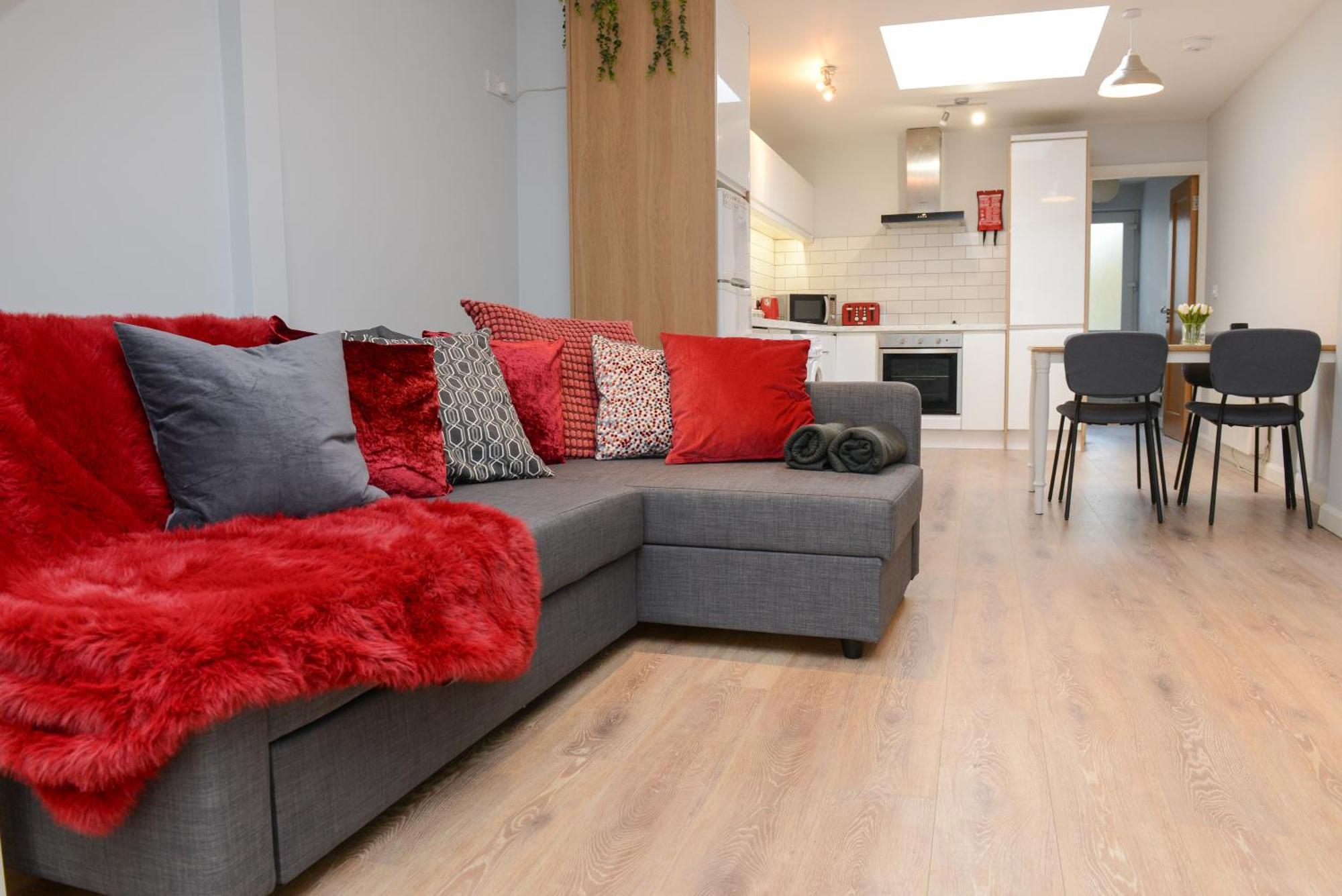 גלוואיי The Red Keep Fab Location - Two Bed - Two Bathrooms -Townhouse מראה חיצוני תמונה