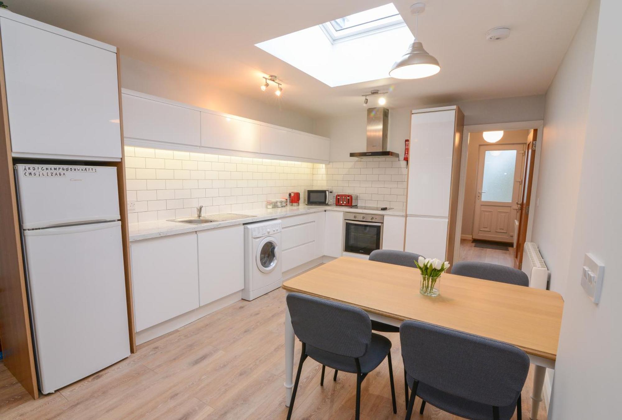 גלוואיי The Red Keep Fab Location - Two Bed - Two Bathrooms -Townhouse מראה חיצוני תמונה